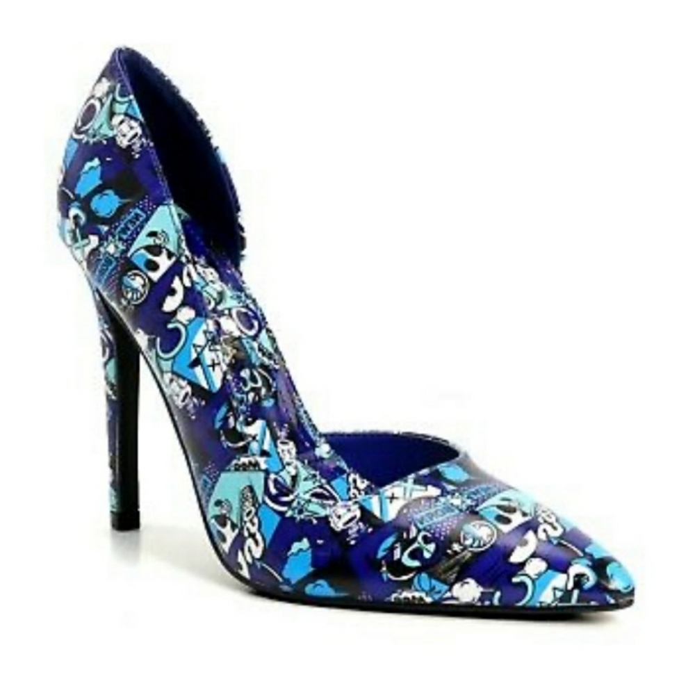 Blue comic pump